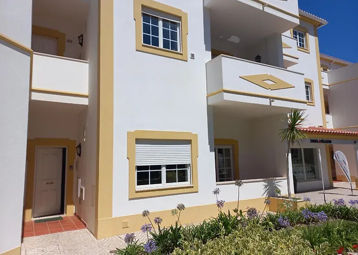 Praia Del Rey Poolgolfview